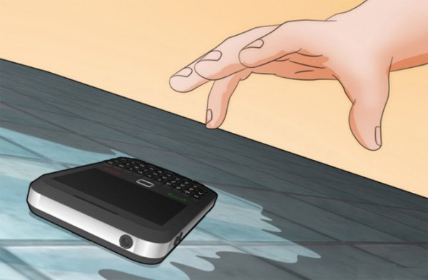 khắc phục điện thoại khi bị rơi xuống nước 